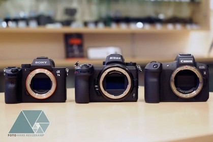 So sánh kích thước Sony a7 III, Nikon Z7 và Canon EOS R
