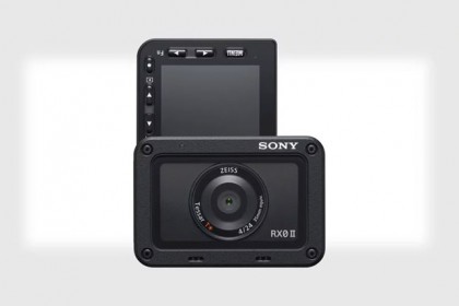 Sony RX0 II Action Camera: Nâng cấp màn hình LCD lật nghiêng và video 4K ghi trực tiếp vào thẻ nhớ