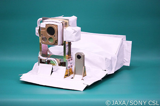 Ricoh đã hợp tác với JAXA để chụp ảnh và quay video 360° ngoài vũ trụ