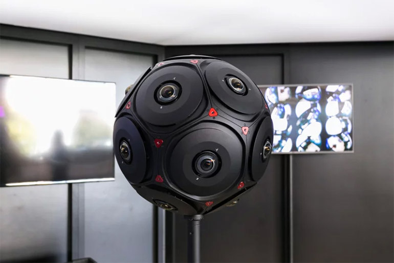 red facebook manifold 